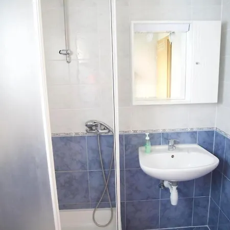 Gemuetliche In Mit Grill, Whirlpool Und Terrasse Crikvenica